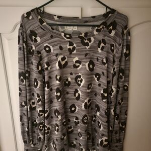 Maurices Gray Animal Print Long Sleeve Top